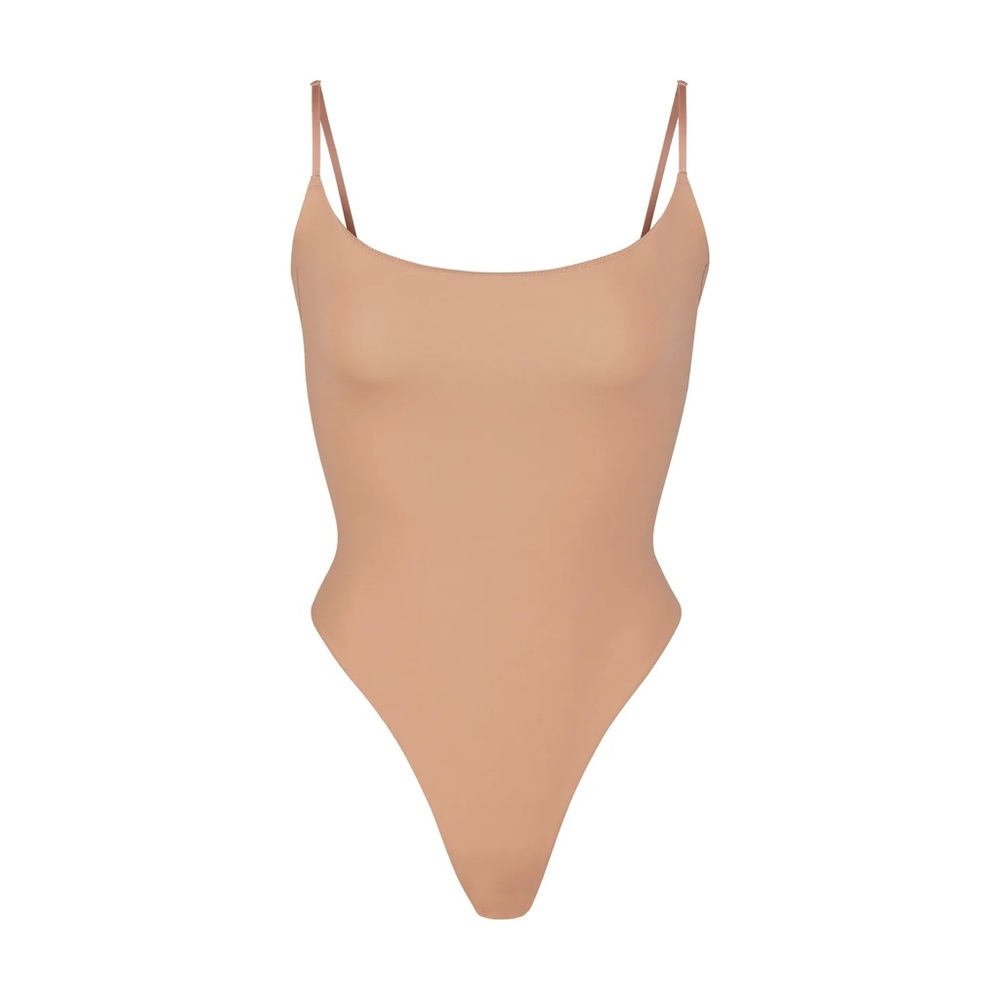 SKIMS FITS EVERYBODY CAMI BODYSUIT